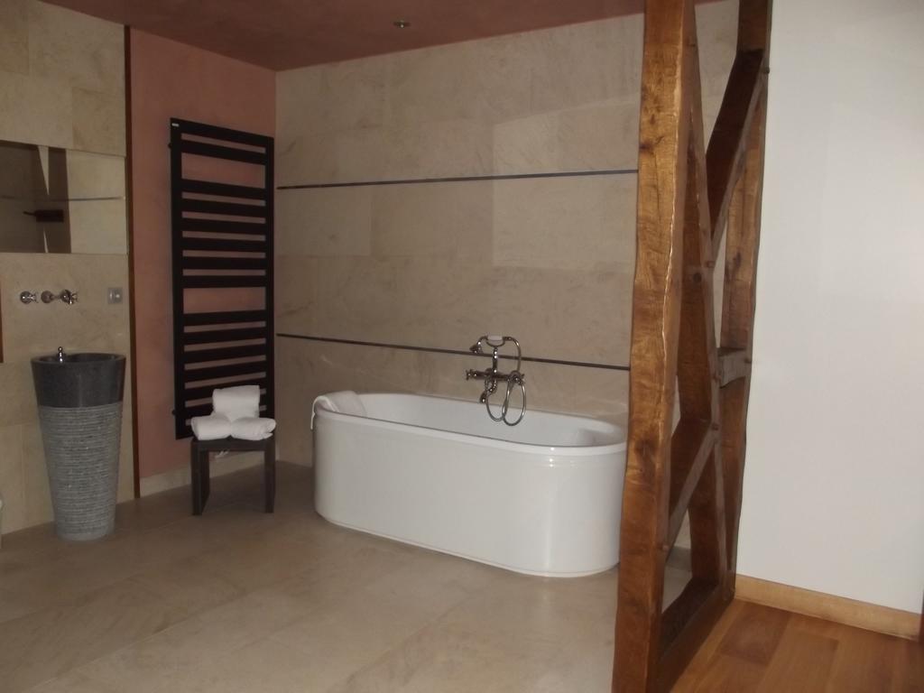Auberge Des Moulins Pont-Les-Moulins Szoba fotó